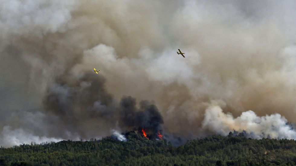 UN INCENDIO ARRASA MÁS DE 1.400 HECTÁREAS EN CATALUÑA