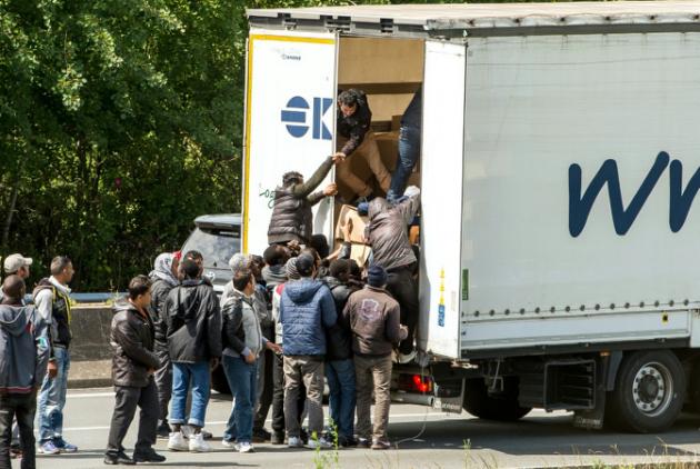 LA PRESIÓN MIGRATORIA YA ES UNA REALIDAD EN LAS FRONTERAS DE LA EUROPA MÁS PRÓSPERA