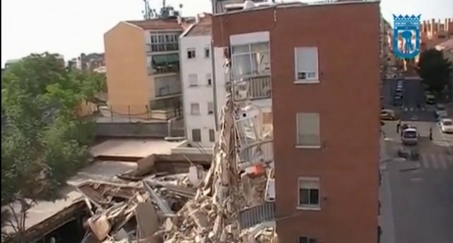 SE DERRUMBA UN EDIFICIO EN CARABANCHEL