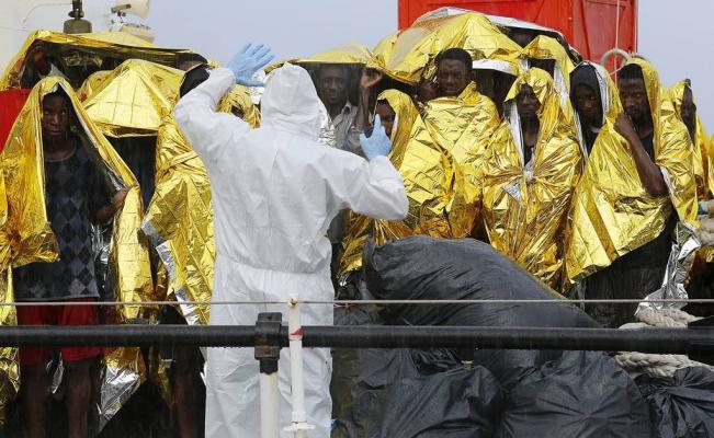 NAUFRAGIO DE UNA BARCAZA CON MIGRANTES FRENTE A LIBIA