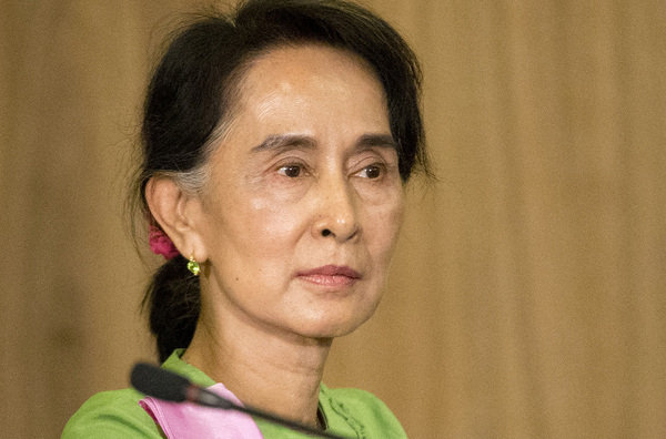LA PREMIO NOBEL DEFIENDE LOS DERECHOS DE LOS BIRMANOS PERO... DE LOS QUE NO SEAN MUSULMANES ROHINGYA