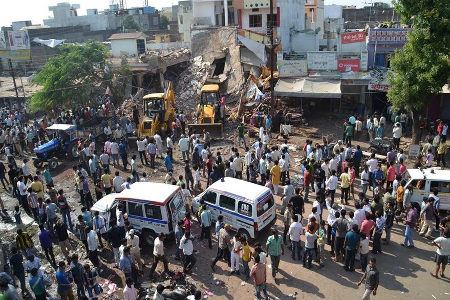TRÁGICA EXPLOSIÓN DE GAS EN LA INDIA