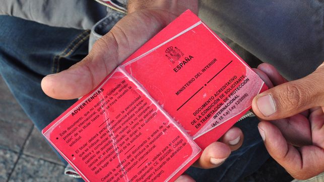 ESPAÑA AFRONTA LA ACOGIDA Y ASILO DE DESPLAZADOS