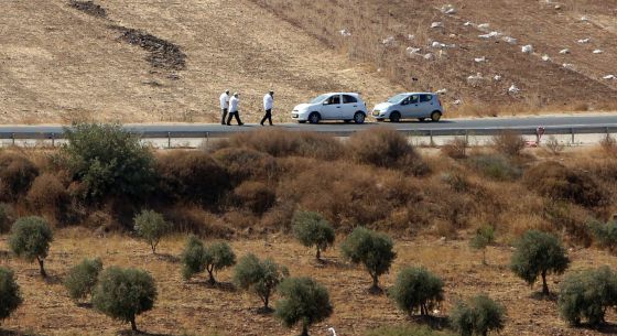 TIROTEAN A DOS COLONOS ISRAELÍES EN CISJORDANIA