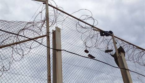 ENTRAN 87 PERSONAS TRAS SALTAR LA VALLA DE CEUTA