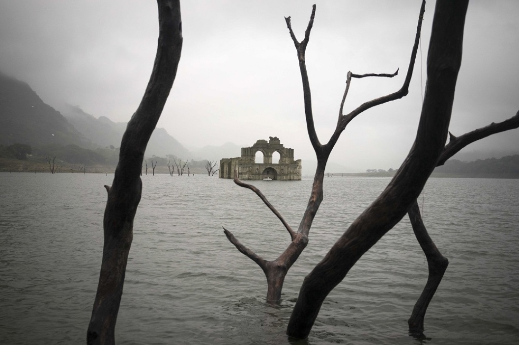 EMERGE DE LAS AGUAS UN TEMPLO EN MÉXICO