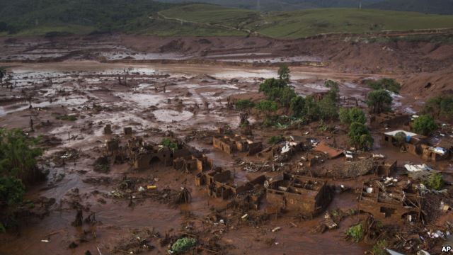REVIENTA UNA PRESA DE RESIDUOS TÓXICOS EN BRASIL