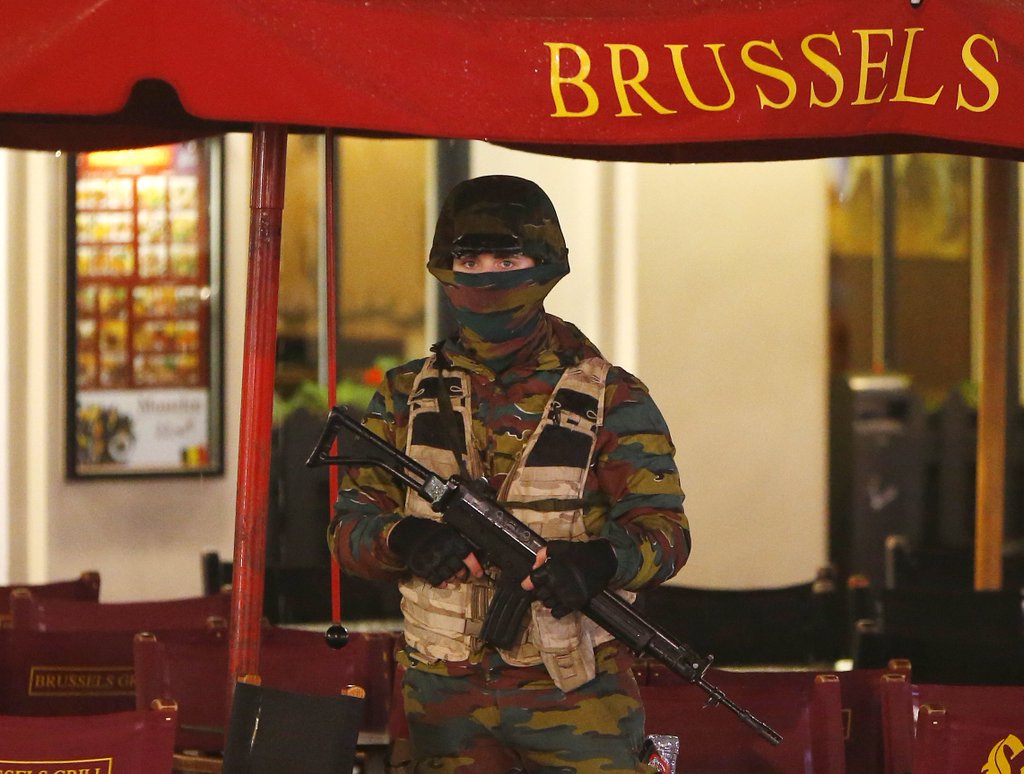 LOS TERRORISTAS CONSIGUEN EL CAOS EN BRUSELAS POR TERCER DÍA CONSECUTIVO
