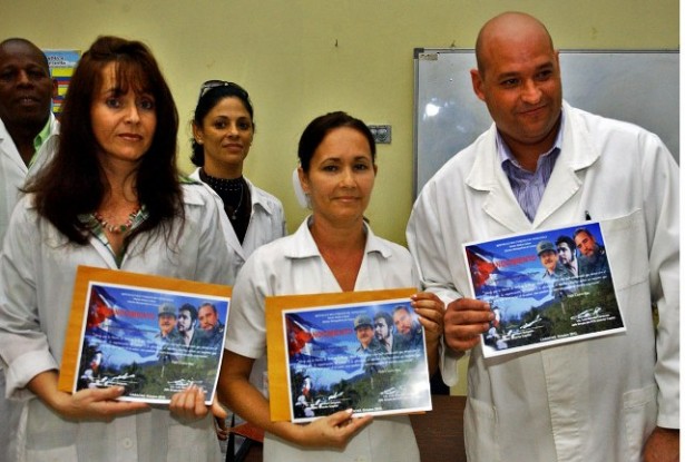 LOS CUBANOS QUIEREN DEJAR LA ISLA PERO LOS MÉDICOS NO PUEDEN