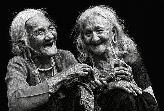 LA FELICIDAD NO ALARGA LA VIDA (LA SALUD, SÍ), Y LA INFELICIDAD VA UNIDA A LA MALA SALUD