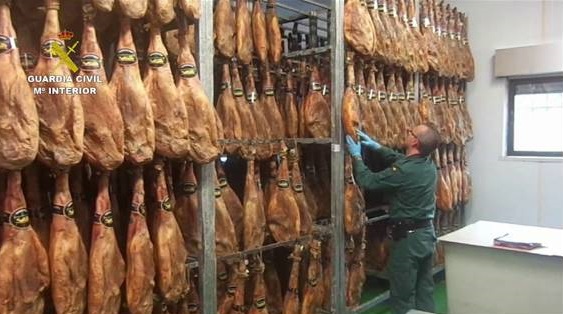 LA GUARDIA CIVIL INMOVILIZA MÁS DE 100 TONELADAS DE ALIMENTOS