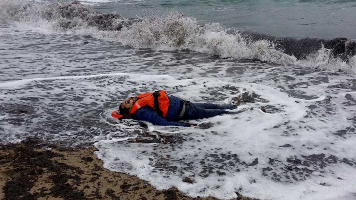 HALLAN MÁS CUERPOS DE REFUGIADOS EN LAS COSTAS DEL EGEO