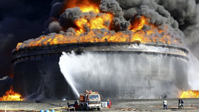 EL EI ATACA PETROLERAS EN LA COSTA DE LIBIA