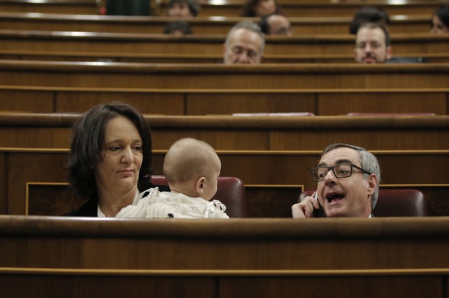 AMBIENTE MULTICOLOR Y DE FERIA EN LA CONSTITUCIÓN DEL CONGRESO
