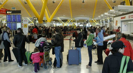 ESPAÑA PIERDE POBLACIÓN