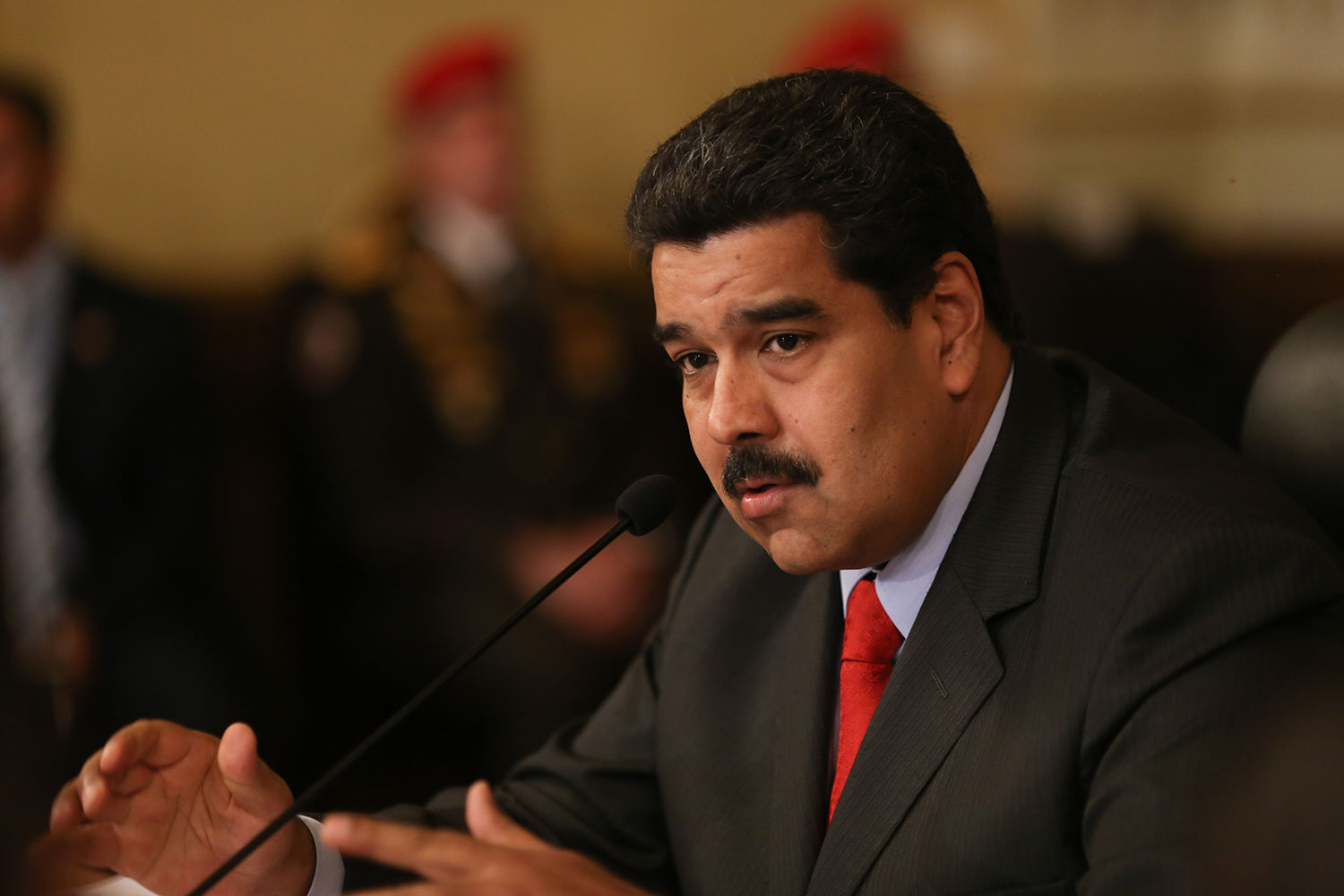 GOLPE DE ESTADO ‘CAMUFLADO’ DE MADURO