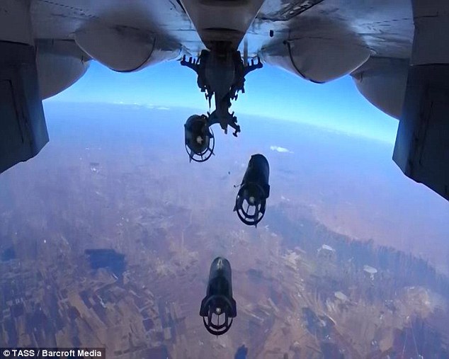 LOS RUSOS TIENEN MUY MALA PUNTERÍA BOMBARDEANDO