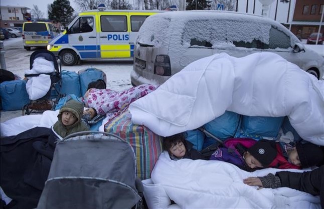 SUECIA DEVOLVERÁ LA MITAD DE SUS REFUGIADOS AL PAÍS DE ORIGEN
