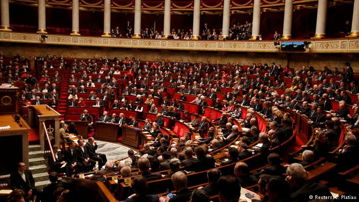 FRANCIA APRUEBA UNA REFORMA EN SU CARTA MAGNA