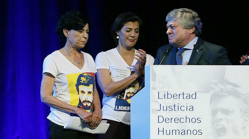 MANIFIESTO DE JURISTAS PIDIENDO LA LIBERTAD DE LEOPOLDO LÓPEZ