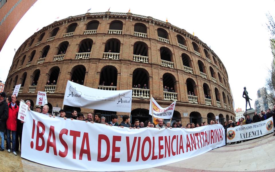 LOS TAURINOS TAMBIÉN SE MANIFIESTAN