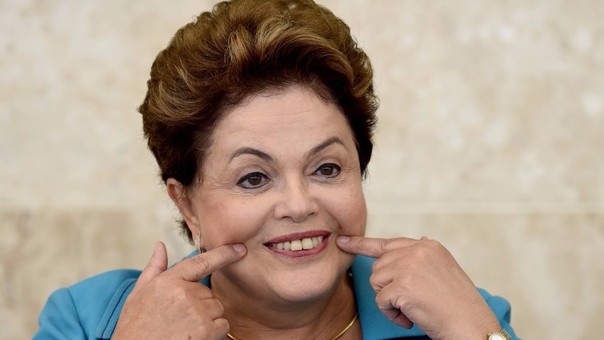 SE SUSPENDE EL PROCESO DE DESTITUCIÓN DE DILMA ROUSSEFF