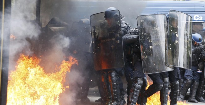 FUERTES DISTURBIOS EN FRANCIA CONTRA LA REFORMA LABORAL