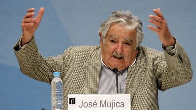PARA MÚJICA, MADURO ESTÁ LOCO COMO UNA CABRA