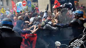 OCTAVO DÍA DE PROTESTA EN FRANCIA