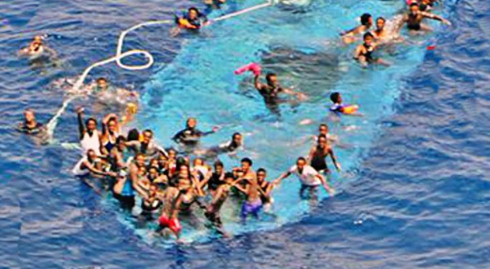 30 PERSONAS FALLECEN EN UN NUEVO NAUFRAGIO EN LA COSTA LIBIA