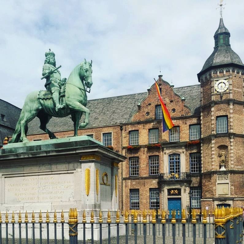 TRES SIRIOS DETENIDOS POR PREPARAR UN ATENTADO EN NOMBRE DE ESTADO ISLÁMICO EN DUSSELDORF