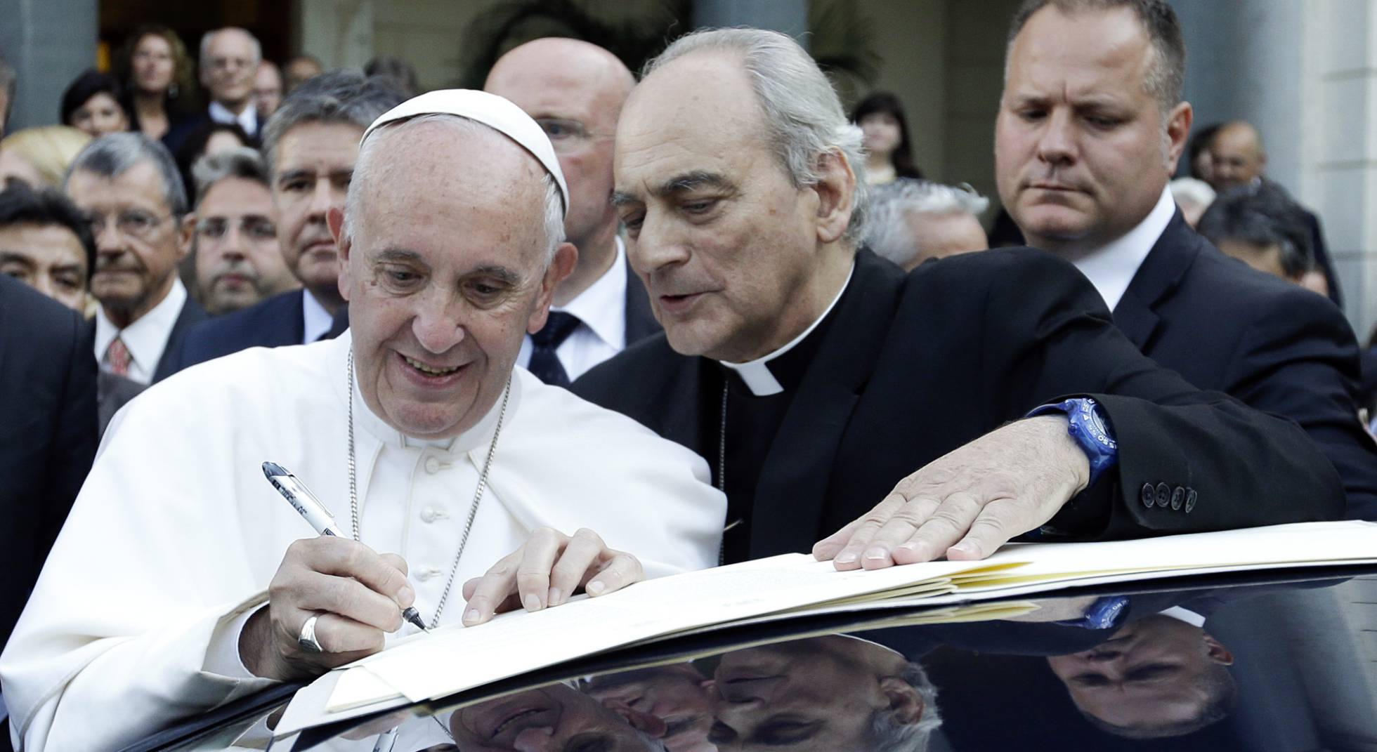 EL PAPA DECRETA LA EXPULSIÓN DE LOS OBISPOS QUE OCULTEN CASOS DE ABUSOS SEXUALES