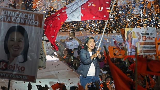 KUCZYNSKI PISA LOS TALONES A FUJIMORI EN LA SEGUNDA VUELTA ELECTORAL DE PERÚ