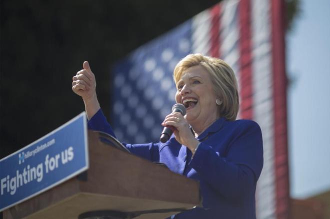 HILLARY, PRIMERA MUJER CANDIDATA A LA PRESIDENCIA DE EEUU DE LA HISTORIAZUELA.