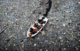 SE DEPOSITAN EN EL MAR 8 TONELADAS DE PLÁSTICO