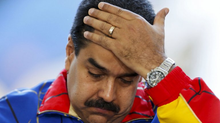 CÁMARAS DE SEGURIDAD GRAVAN EL ASALTO A UN SUPERMERCADO EN VENEZUELA