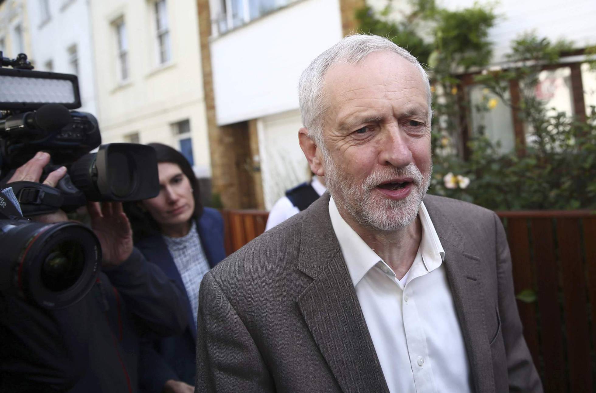 JEREMY CORBYN PIERDE LA CONFIANZA DE SUS DIPUTADOS