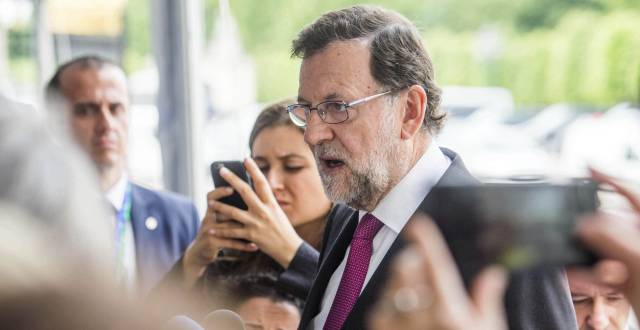 RAJOY OFRECE A PEDRO SÁNCHEZ UN GOBIERNO DE SALVACIÓN