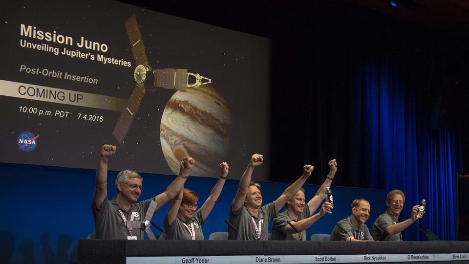 EDITORIAL: JUNO LLEGÓ A JÚPITER