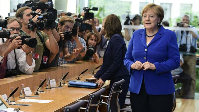 MERKEL CONFÍA EN SUPERAR LA PRUEBA HISTÓRICA DEL TERRORISMO SIN CAMBIAR SU POLÍTICA MIGRATORIA