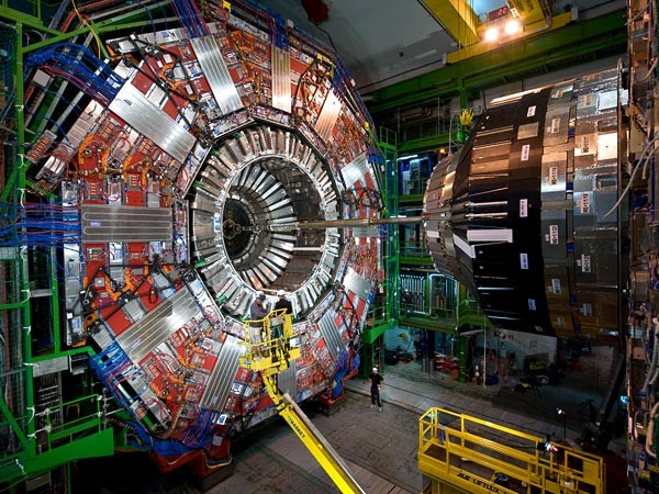 EL BOSÓN PESADO DE HIGGS, LOS CIENTÍFICOS, Y LAS COSAS QUE CUESTA ENTENDER