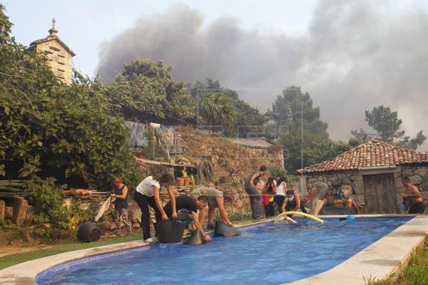 ARDE GALICIA POR FALTA DE PREVENCIÓN