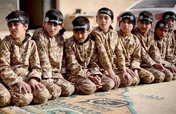 EL RÉCORD PARA OLVIDAR DE LOS NIÑOS MÁRTIRES DEL EI