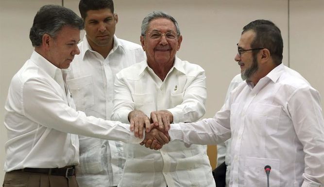 “HOY PODEMOS DECIR QUE SE ACABÓ LA GUERRA” (JUAN MANUEL SANTOS)