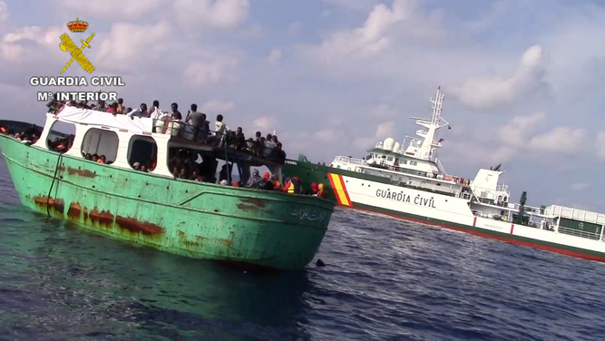 RESCATAN MILAGROSAMENTE A CASI 300 EMIGRANTES
