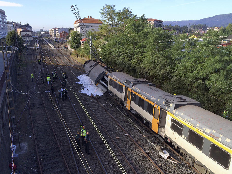 EL ACCIDENTE FERROVIARIO DE O PORRIÑO FUE POR EXCESO DE VELOCIDAD