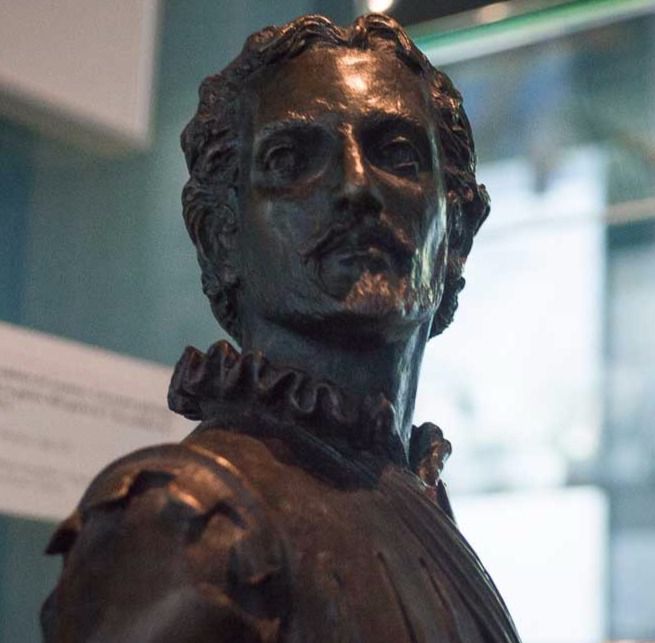 LOS BISEXUALES REIVINDICAN A MIGUEL DE CERVANTES COMO ICONO