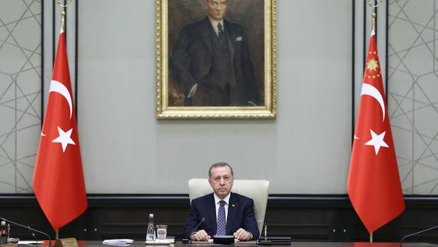 TURQUÍA SIGUE SIENDO UN NIDO DEL PODER CORRUPTO
