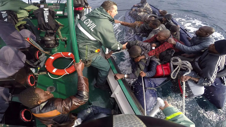 GRAN RESCATE DE INMIGRANTES POR PARTE DE LA GUARDIA CIVIL EN EL MEDITERRÁNEO