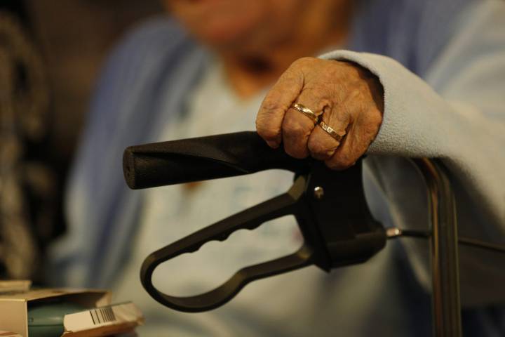 SUICIDIO ASISTIDO PARA ANCIANOS NO ENFERMOS CANSADOS DE VIVIR